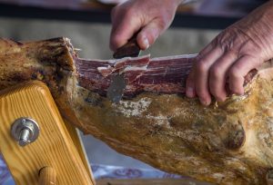 Consumentenprijs varkensvlees stabiel, industrieprijs fors gedaald