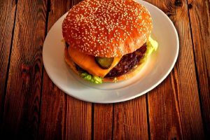 POV wil hamburgers bakken voor 'vega' studenten TU Delft