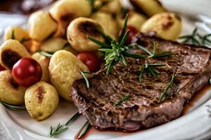 Prijzen aardappelen, rundvlees en varkensvlees ongekend hoog
