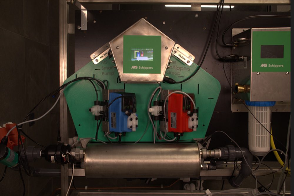 MS Schippers zuivert waterleiding als dieren slapen